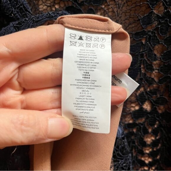 Michael Kors sheath lace bell sleeves dress Sz S - Picture 9 of 11